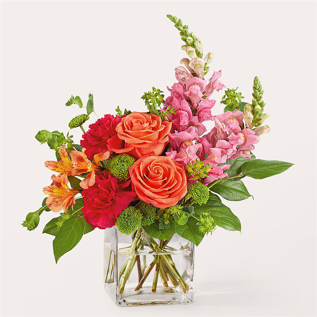 Cosmopolitan Bouquet – The Whiting Flower Shop, Whiting IN