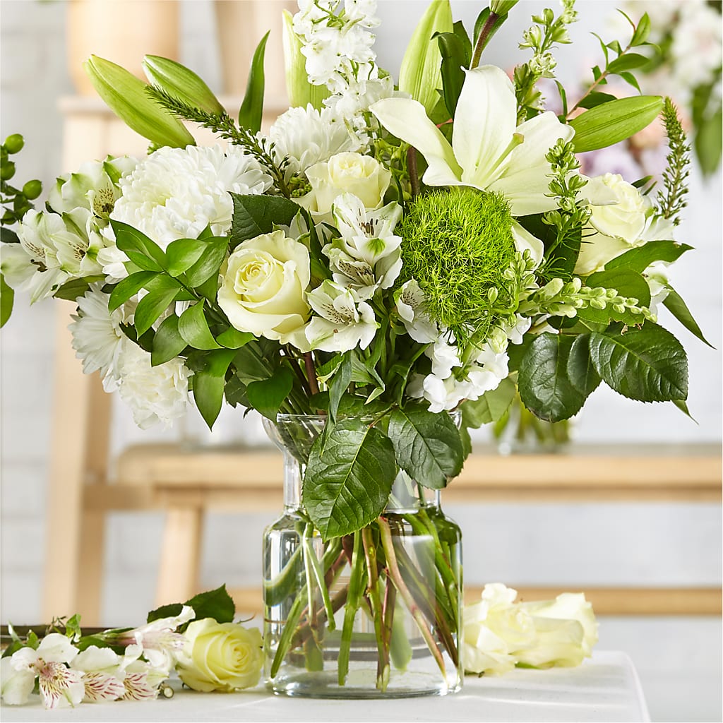 Classic Ivory – A Florist Original – The Whiting Flower Shop, Whiting IN