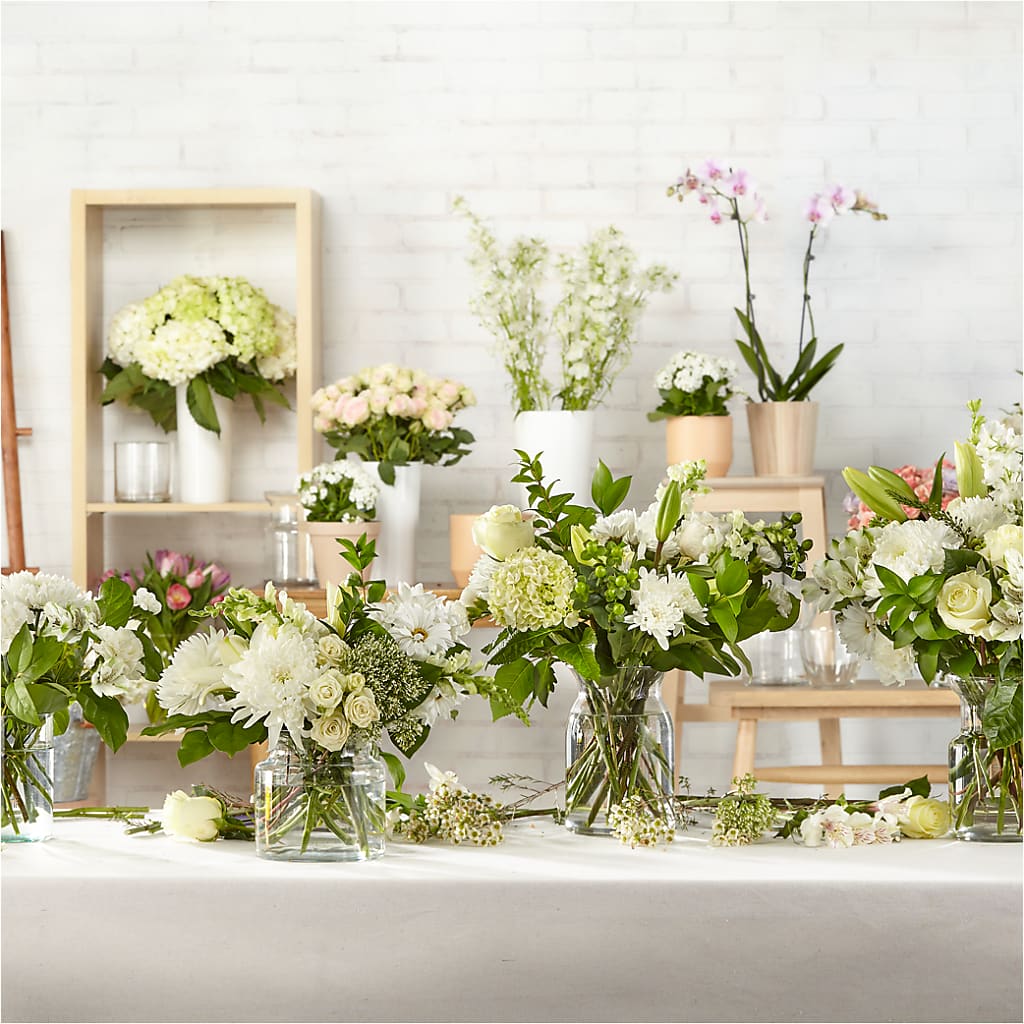 Classic Ivory – A Florist Original – The Whiting Flower Shop, Whiting IN
