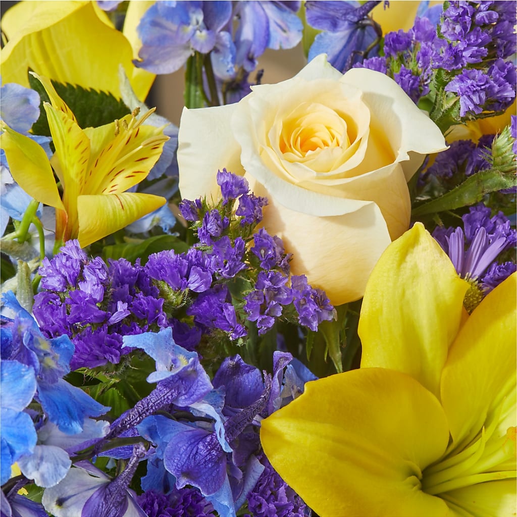 Limoncello Bouquet –  The Whiting Flower Shop, Whiting IN